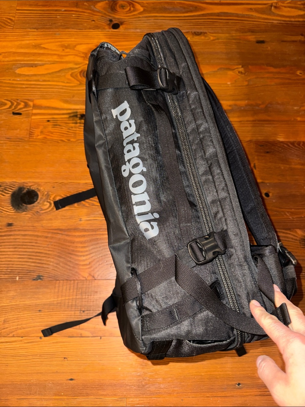 Patagonia MLC Carry On black EUC